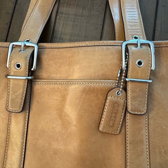 Vintage Coach Tan Leather Tote in Good used condition - Picture 6 of 6